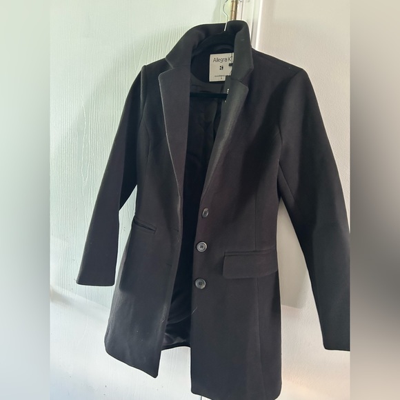 Black small coats - Picture 3 of 3